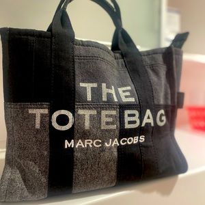 Marc Jacobs Tote Bag, gently worn! $230 / OBO 🖤